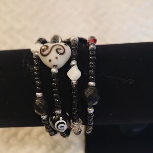 Vintage Memory Wire Beaded Bracelet With Silver Charms And Glass Beads W/ Red